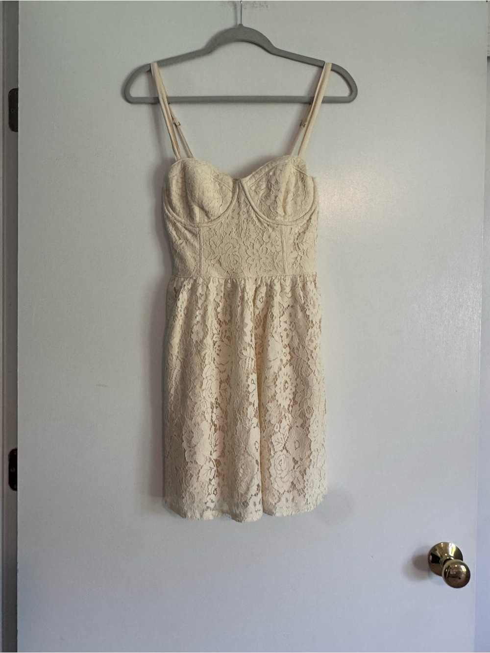 Abercrombie & Fitch Cream Lace Sweetheart Mini Dress